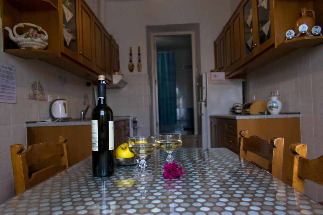 Villa Niovi Chalki Town Екстер'єр фото